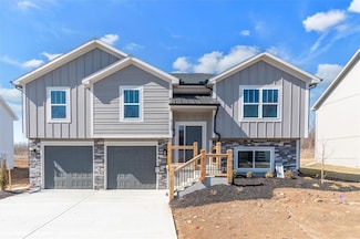 4109 SE Adams Dr, Blue Springs, MO 64014