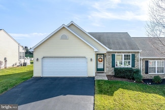2084 Weeping Willow Ln, Mount Joy, PA 17552