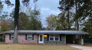 1813 Sylvia St, Arkadelphia, AR 71923