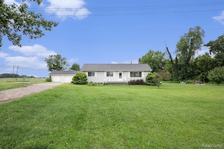 11508 Grand Blanc Rd, Gaines, MI 48436