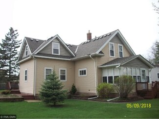306 S Nicollet St, Winthrop, MN 55396
