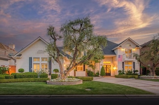 565 E Chesapeake Cir, Fresno, CA 93730