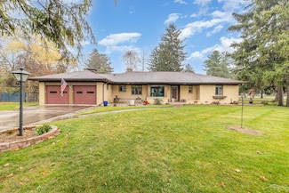 1270 Hemmeter Rd, Saginaw, MI 48638