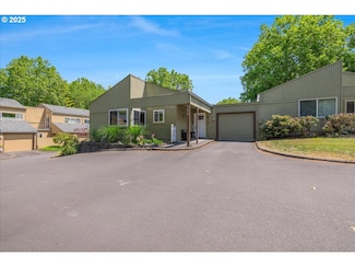 1650 NW Lakeway Ln Unit 300, Beaverton, OR 97006