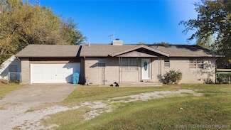 229 Suburban Ln, Inola, OK 74036