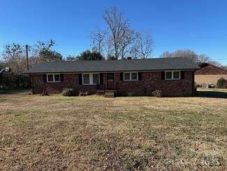 801 Beverly Dr, Spartanburg, SC 29303