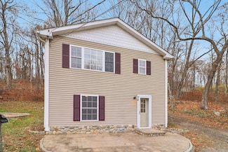 34 Northrop Rd, Bethany, CT 06524