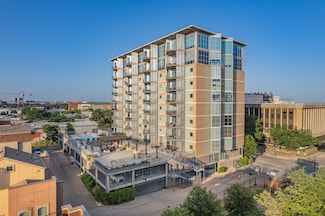 1001 Belleview St Unit 305, Dallas, TX 75215
