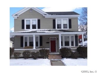 35 Montgomery St, Hamilton, NY 13346