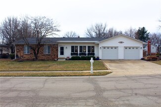 661 Wolf Rd, Decatur, IL 62526