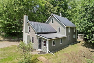 29 Summit St, Franklin, NH 03235