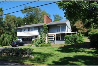 934 E Squantum St, Quincy, MA 02171