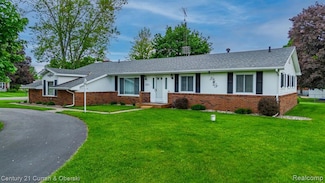 6934 Colonial Dr, Tecumseh, MI 49286