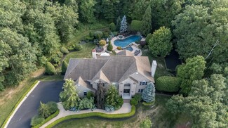 14 Greentree Ct, Howell, NJ 07731
