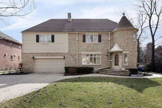 27 Overlook Dr, Golf, IL 60029