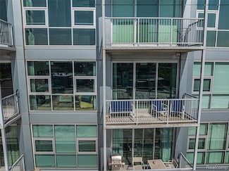 100 W 5th St Unit 504, Royal Oak, MI 48067