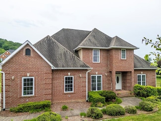 23047 Lone Eagle Dr, Bristol, VA 24202