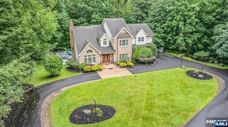101 Long Hill Rd, Oakland, NJ 07436