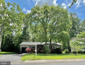 1235 Lorene Dr, Pasadena, MD 21122