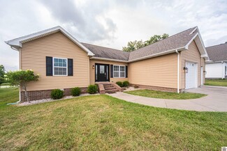 1010 Red Pine Cir, West Paducah, KY 42086