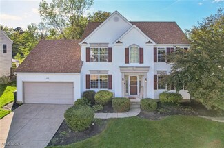 997 Continental Dr, Medina, OH 44256