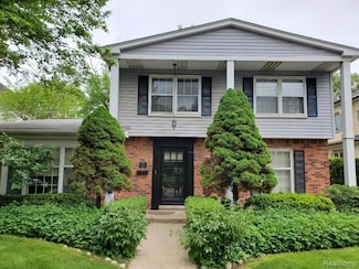 932 Pierce St, Birmingham, MI 48009