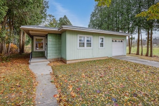 2151 S 17th St, Manitowoc, WI 54220