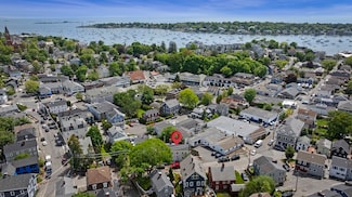 8 Prospect St Unit 2, Marblehead, MA 01945