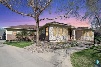 5100 Grouse Point Place, Sioux Falls, SD 57108