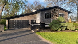 4311 Hogan Ct, Crown Point, IN 46307