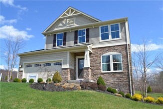 2000 Blackberry Ln, Valencia, PA 16059