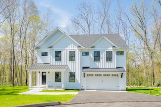 6 Brookview Dr, Trumbull, CT 06611