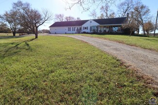 2631 SE 53rd St, Topeka, KS 66609