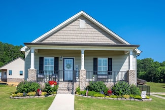 421 Coahulla Creek Dr, Dalton, GA 30721