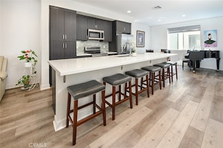 318 Bridgewater Way Unit 6, Gardena, CA 90247