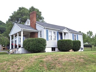 133 Mountain View Dr, Rich Creek, VA 24147