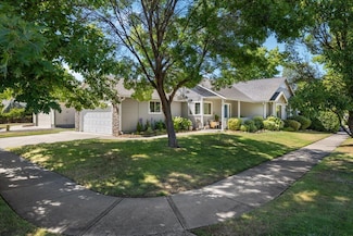 2065 Cheshire Way, Medford, OR 97501