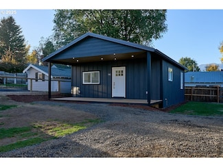 302 E Park St, Enterprise, OR 97828