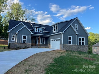 3733 Whitney Dr NE, Hickory, NC 28601
