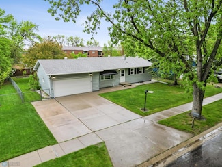 2207 16th St S, Fargo, ND 58103