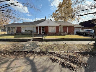 615 N 5th St, Vincennes, IN 47591