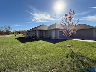 1002 Abby Rd, Alton, IA 51003