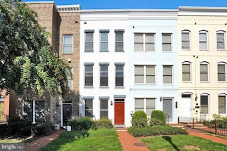 909 5th St SE, Washington, DC 20003