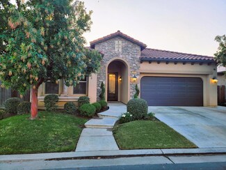 1351 E Via Estrella Dr, Fresno, CA 93730