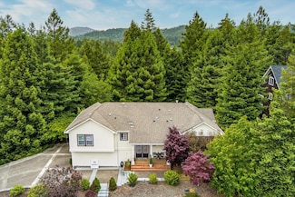 4266 Forest Hills Dr, Fortuna, CA 95540