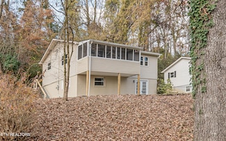 3114 Burning Log Ln, Louisville, TN 37777