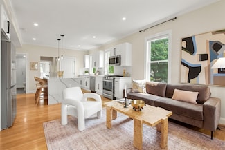 34 Leniston St Unit 2, Roslindale, MA 02131