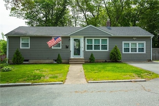 75 Pembroke Ln, Coventry, RI 02816