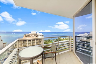 223 Saratoga Rd Unit 1922, Honolulu, HI 96815