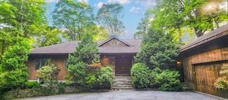 518 Woodbine Rd, Stamford, CT 06903